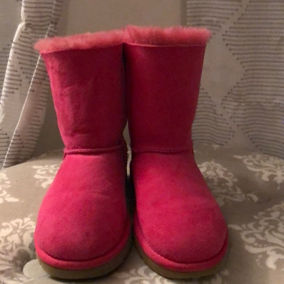 Pink uggs - Picture 3 of 3